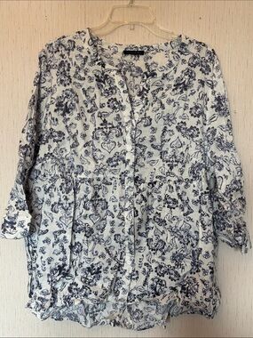 NWOT Tahari Women's Blue Floral Button-Front Blouse